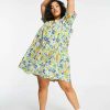 Dresses * | Wednesday'S Girl Curve Mini Smock Dress With Tiered Skirt In Summer Floral For Women White Floral