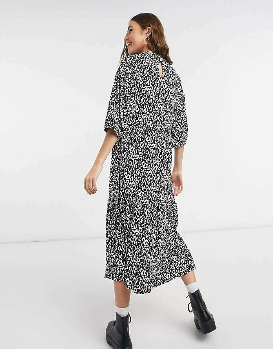 Dresses * | Wednesday'S Girl Midi Dress With Tiered Skirt In Monochrome Animal Print For Women Black White Animal